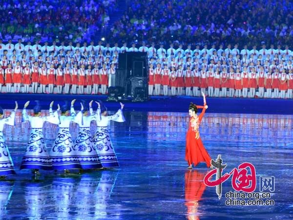 Художественные выступления на церемонии открытия Юношеской Олимпиады в Нанкине