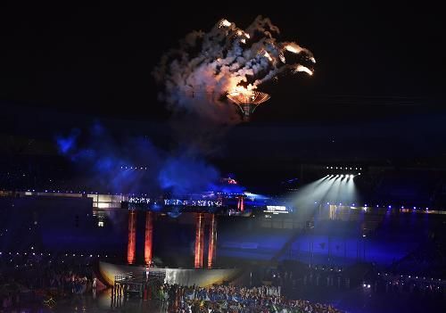 Зажжение огня на церемонии открытия Юношеской Олимпиады в Нанкине 