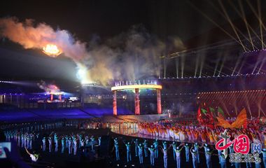 Зажжение огня на церемонии открытия Юношеской Олимпиады в Нанкине