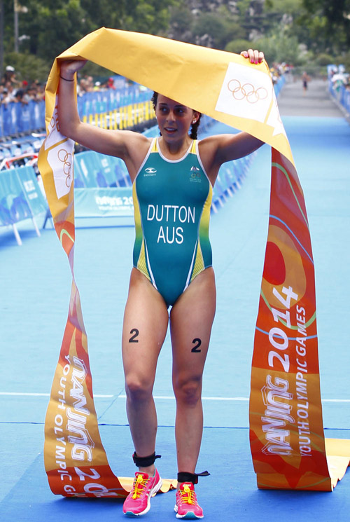 17 августа Бриттани Даттон из Австралии выиграла золотую медаль в финале по триатлону за 59 минут 56 секунд. Это также первое золото на 2-й Юношеской Олимпиаде в Нанкине.