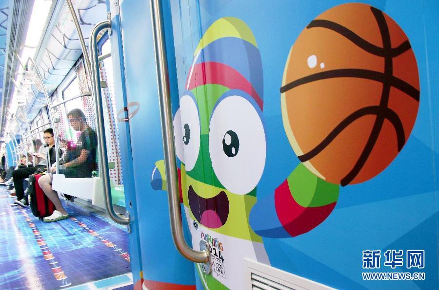 Тематические вагоны запущены в нанкинском метро по случаю Юношеской Олимпиады