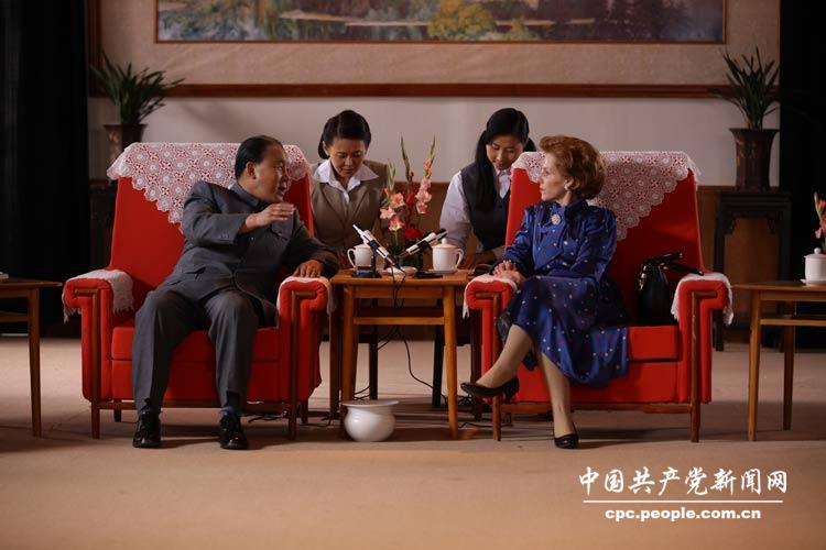 Кадры из телесериала «Дэн Сяопин на историческом переломе»