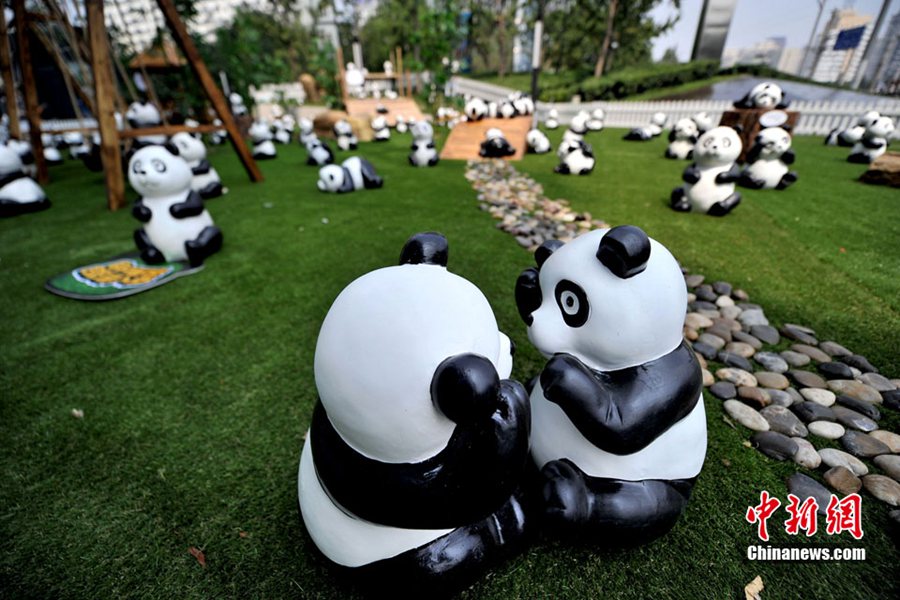 300 «больших панд» приехали в Пекин