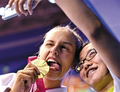 Новая волна сэлфи на Юношеской Олимпиаде в Нанкине