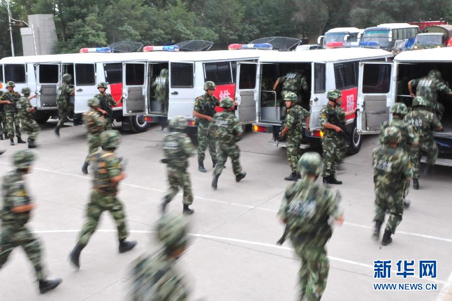 Солдаты Синьцзянской пограничной охраны вошли на территорию обеспечения безопасности ЭКСПО «Китай-Евразия»