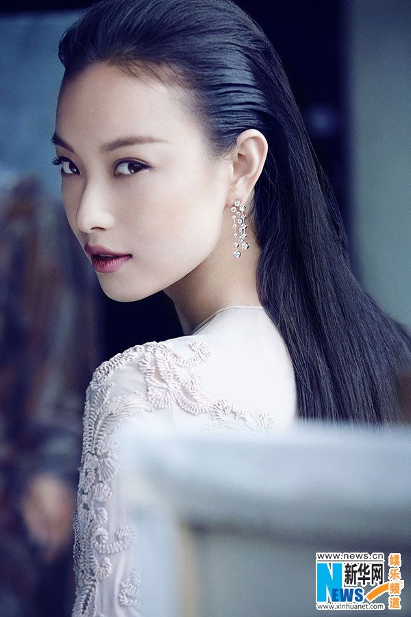 Китайская актриса Ни Ни позирует для модных журналов
