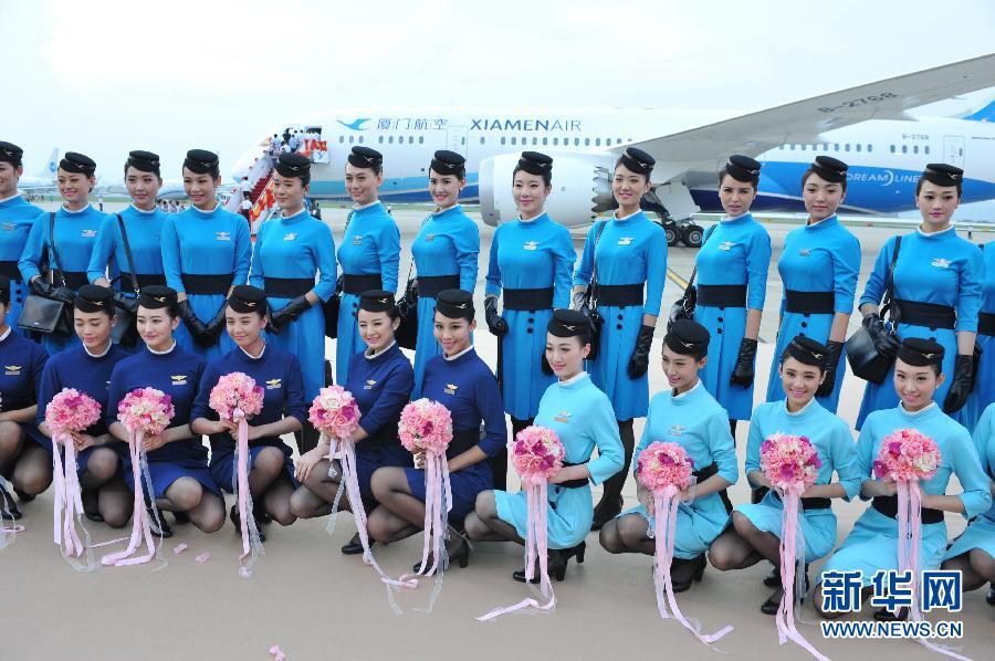 Новая униформа стюардесс Xiamen Airlines