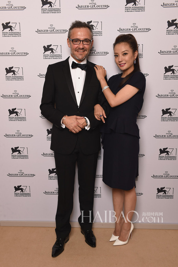 Красивые наряды Чжао Вэй на красной дорожке на Венецианском кинофестивале