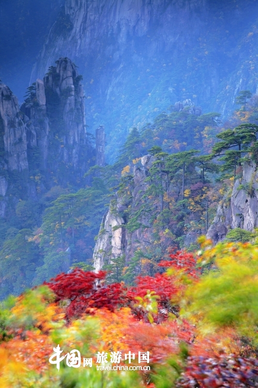 Горы Хуаншань – одно из десяти лучших мест для наслаждения прекрасными осенними пейзажами
