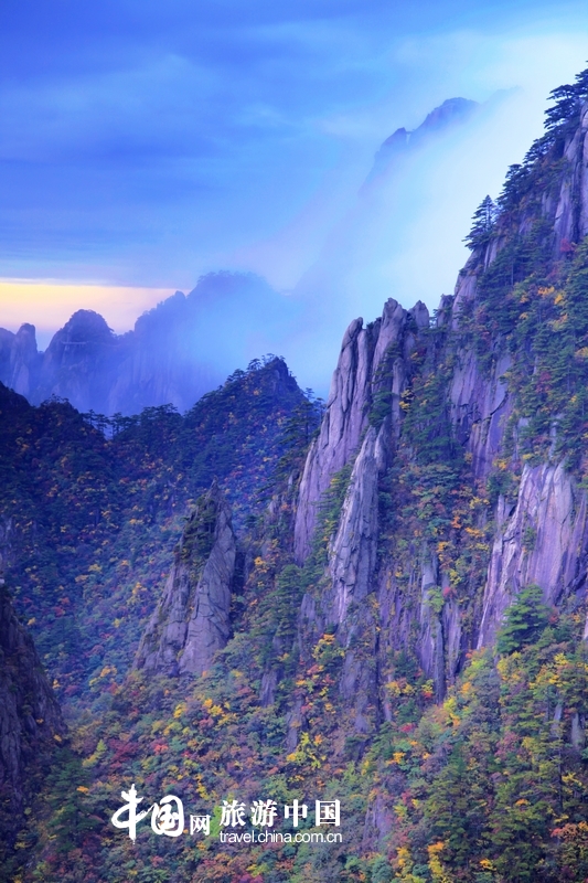 Горы Хуаншань – одно из десяти лучших мест для наслаждения прекрасными осенними пейзажами
