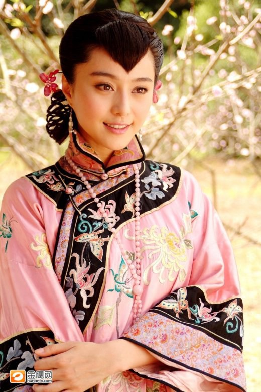 Красавицы в древних китайских нарядах
