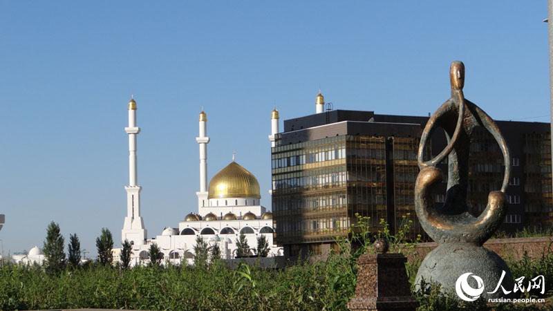 Фоторепортаж: Символические архитектурные сооружения Астаны