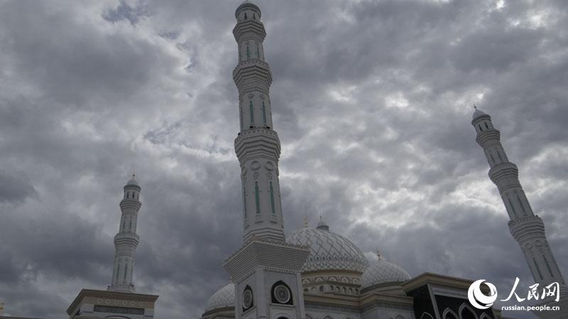 Мечеть «Хазрет Султан» в Астане