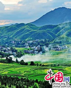 Сказочные пейзажи ранней осени в уезде Суйчуань провинции Цзянси 