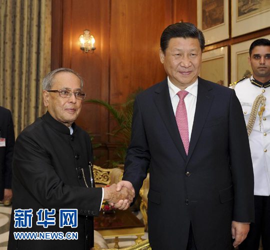 Си Цзиньпин провел встречу с президентом Индии Пранабом Кумаром Мукерджи