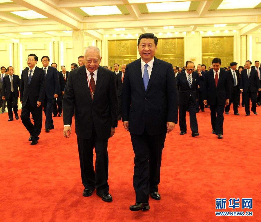 Си Цзиньпин подтвердил приверженность курсу 'одно государство - два строя' и Основному закону о ОАР Сянган