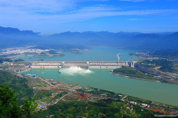 Крупнейший гидроузел в мире 'Санься' открыт для бесплатного посещения туристами