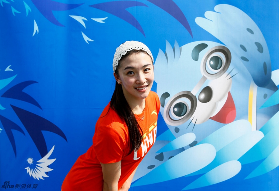 «Спортсменка, комсомолка и просто красавица!»: Китайская «богиня» синхронного плаванья Чэнь Сяоцзюнь