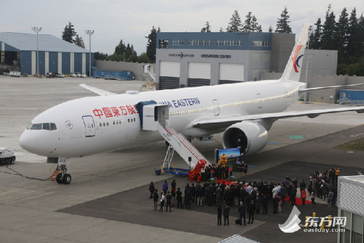 Компания Boeing поставила 'Китайским восточным авиалиниям' первый авиалайнер модели 777-300ER