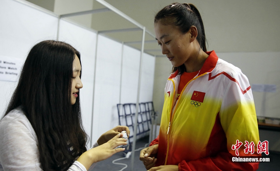 Азиатские игры: китайская девушка-волонтер в Инчхоне