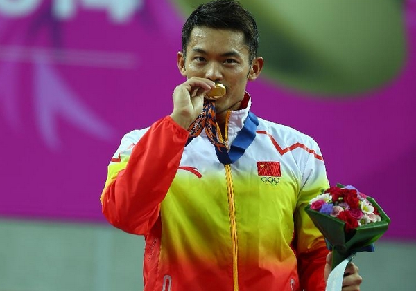 Азиатские игры: Линь Дань завоевал золото в финале соревнований по бадминтону среди мужчин