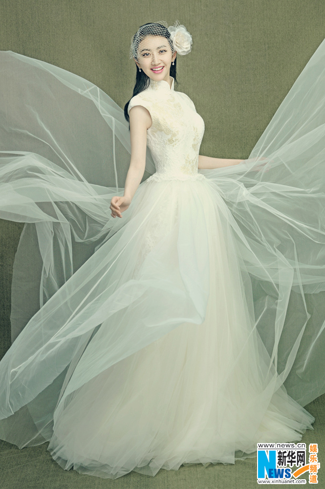 Актриса Цзин Тянь в свадебных нарядах