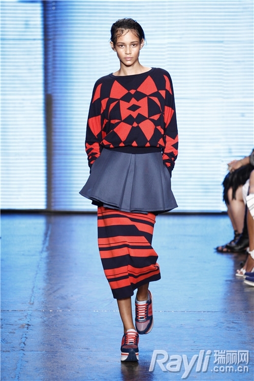 Модная женская одежда от DKNY на весну-лето 2015 г.