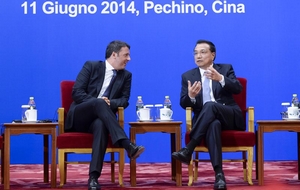 Премьер Госсовета Китая и премьер-минист Италии приняли участие в учредительном заседании Китайско-итальянского совета предпринимателей