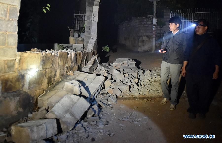 Один человек погиб, 324 получили травмы в результате землетрясения в Юго-Западном Китае
