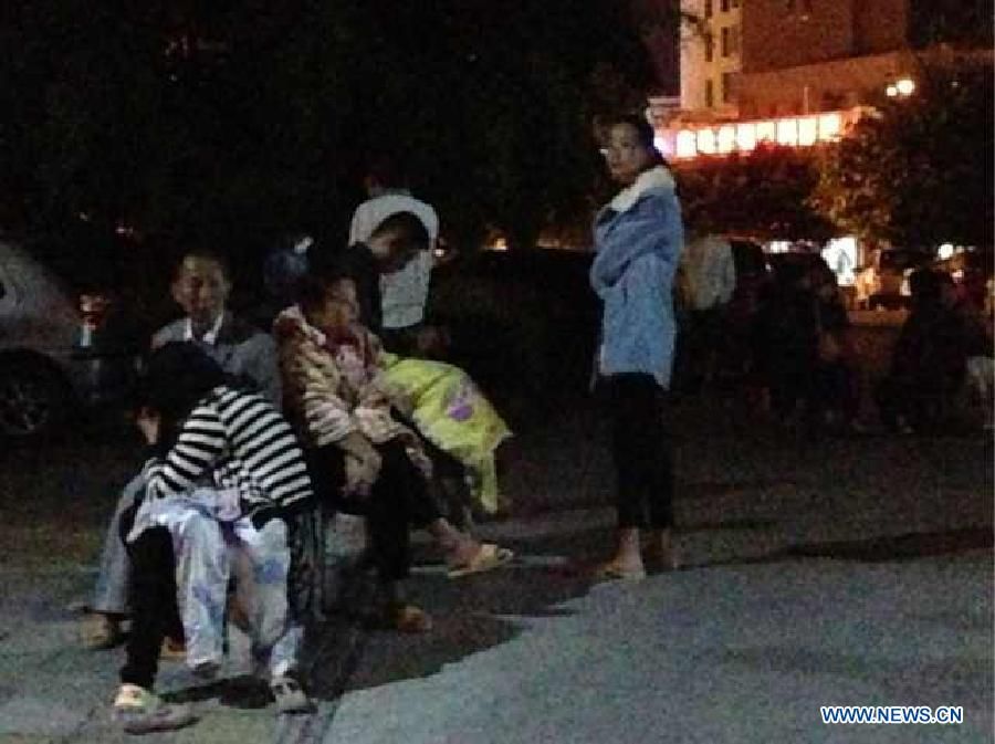В Юго-Западном Китае более 120 тыс человек пострадали от землетрясения магнитудой 6,6