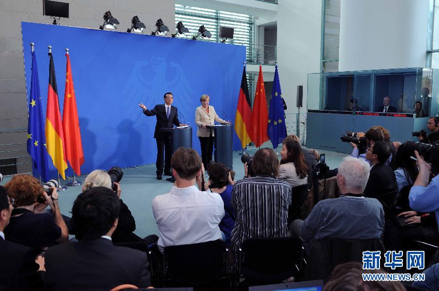 Ли Кэцян и Ангела Меркель провели совместную встречу с журналистами