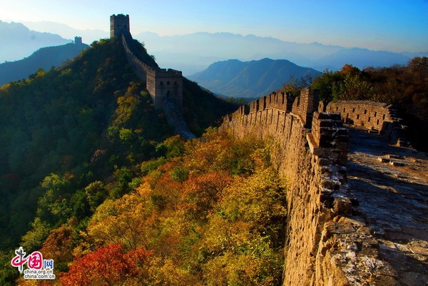 Фото: Прекрасные осенние пейзажи участка Великой китайской стены Цзиньшаньлин