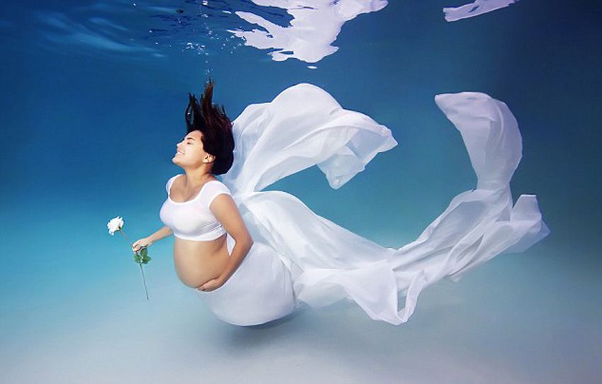 Прекрасные снимки беременных под водой 