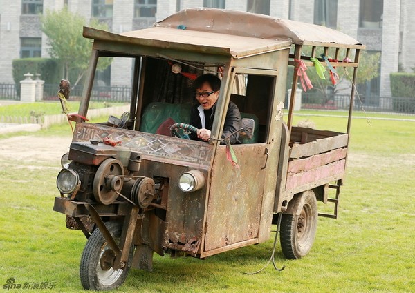 Чжеки Чан и Фань Бинбин на пресс-конференции фильма «По следу»