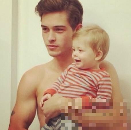 Милые фотографии бразильского мужчины-модели с сыном 