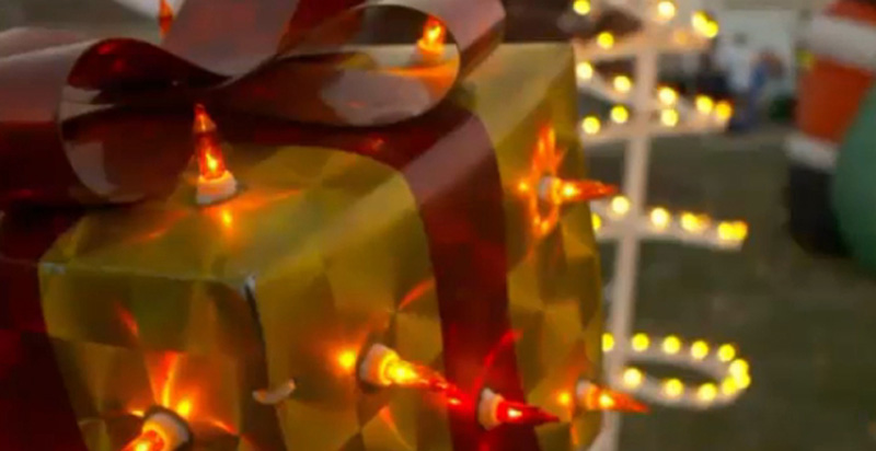 Во имя любви: в маленьком городке США Вест-Джордане люди заранее празднуют Рождество 