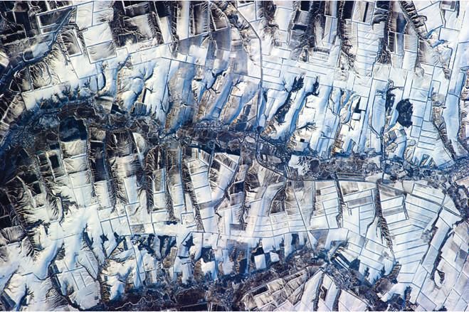 Завораживающие фотографии, снятые из космоса