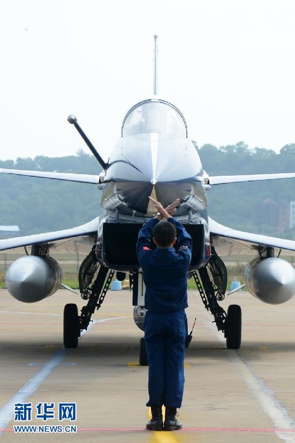 Военно-воздушное оборудование НОАК впервые будет систематически представлено на Чжухайском авиасалоне 
