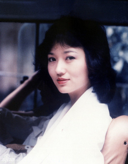 Фото: 60-летняя красавица Чжао Ячжи