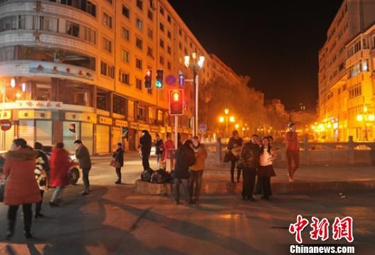 Три человека пострадали в результате повторного землетрясения в уезде Кандин провинции Сычуань