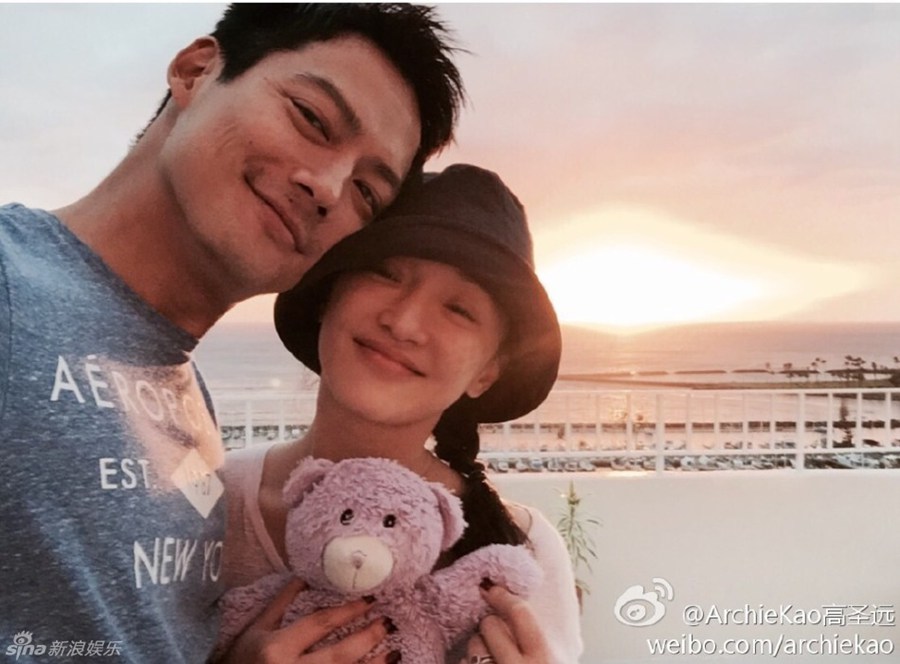 Счастливые супруги Гао Шэнъюань и Чжоу Сюнь проводят отпуск на Гавайях 