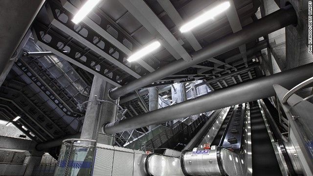 Топ-17 необычных станций метро 