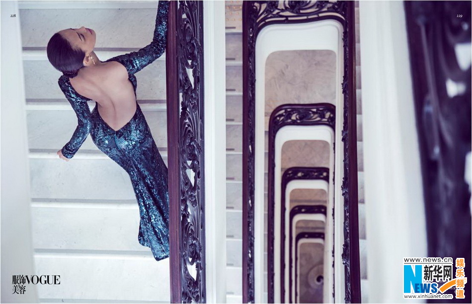 Очаровательная актриса Шу Ци украсила обложку журнала Vogue
