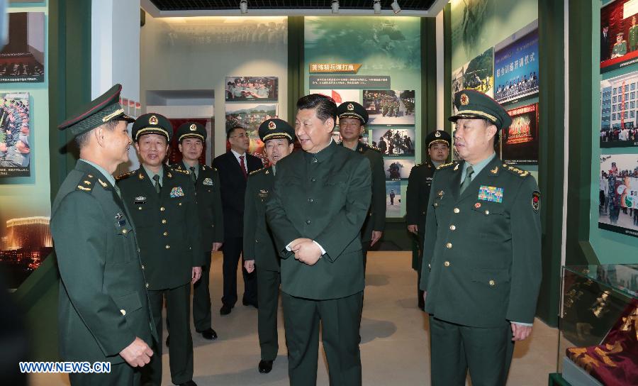 Си Цзиньпин проинспектировал военный контингент НОАК в ОАР Аомэнь