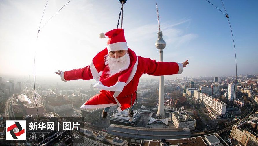 Смешные фотографии в нарядах Санта-Клауса