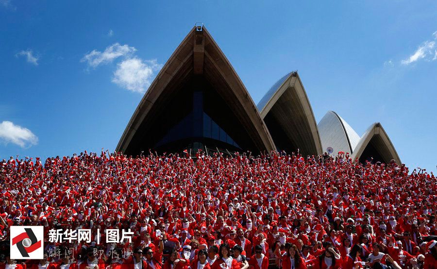 Смешные фотографии в нарядах Санта-Клауса
