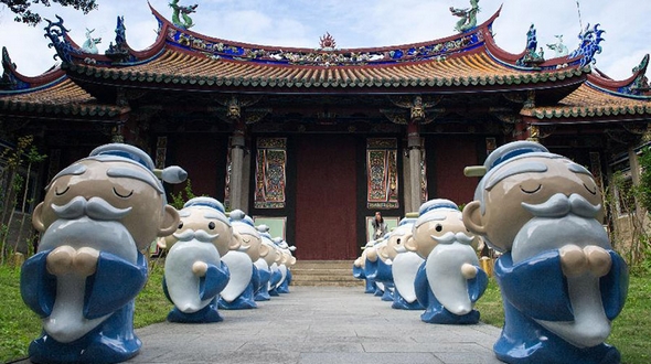 В Тайбэе появились игрушечные скульптуры Конфуция