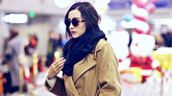 Красавица Сун Цзя в аэропорту