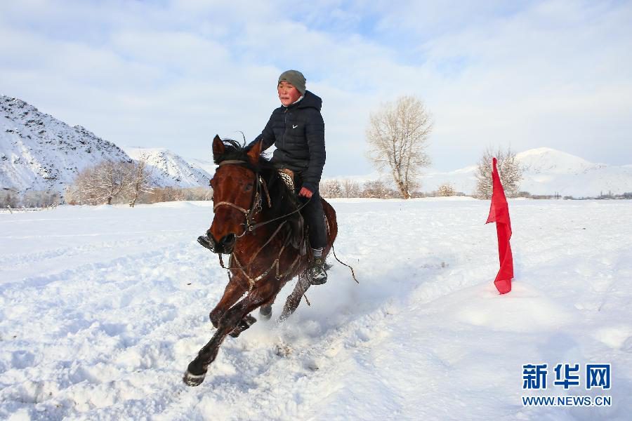 Открылся международный сезон снежно-ледового туризма в городе Алтай СУАР
