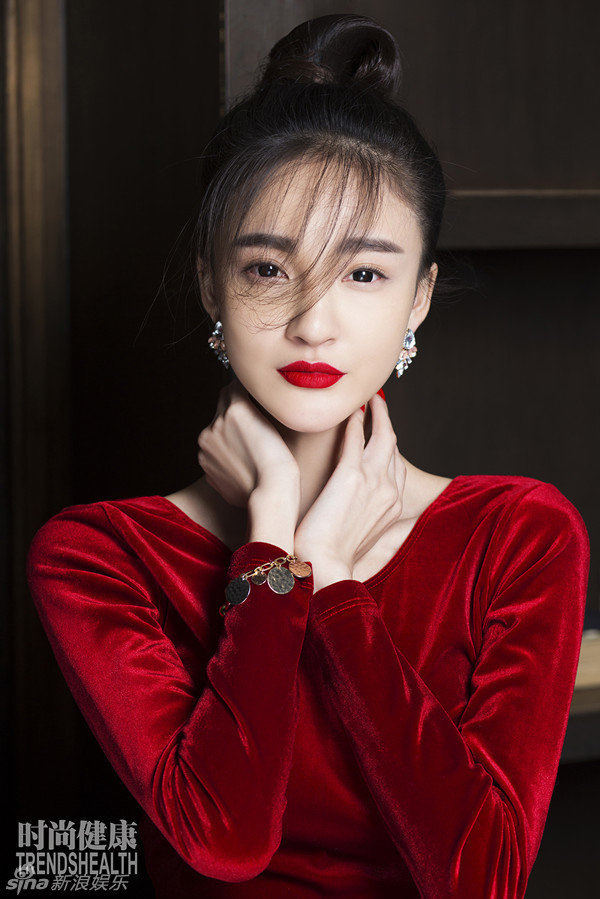 Самые элегантные образы актрисы Лю Юйсинь